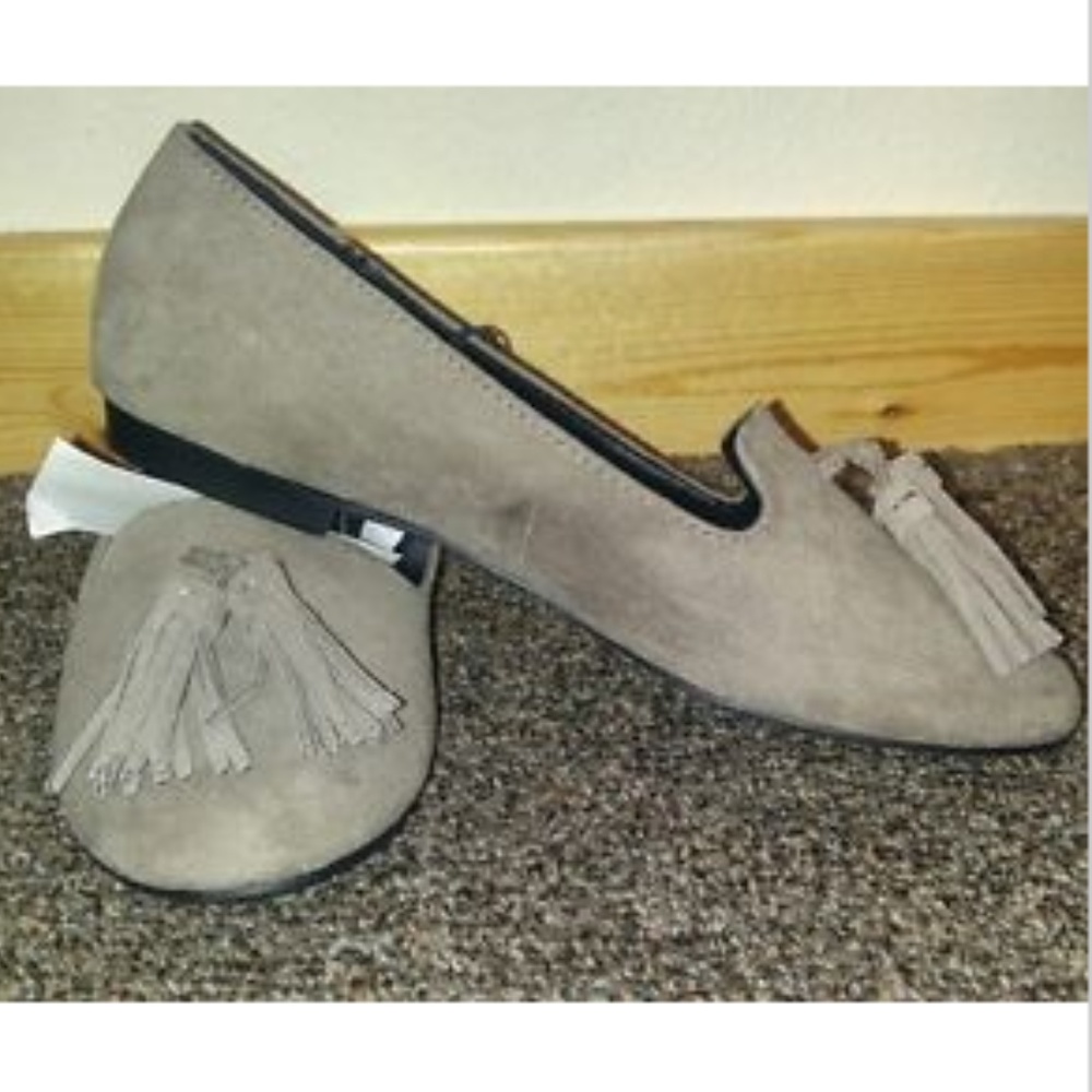 3/$25 Gray Padma Loafers with Tassel Size 6.5